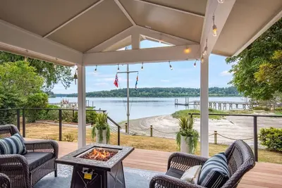 Image de Poulsbo Tide Retreat-Incredible Beach w/ Kayaks