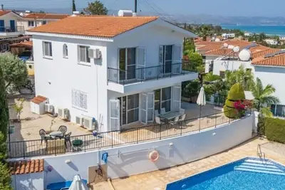 Image de Argaka, Cyprus - 3 Bedroom villa minutes walk from the beach (6 guests)