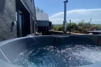 Image de Stunning 4-bed Pembrokeshire Cottage with Sauna + Hot Tub Dinas Cross Newport.