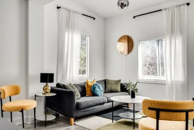 Image de 3br Ottawa | Parking | Monthly Stays