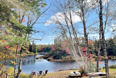 Image de Modern Lakefront Escape In Muskoka