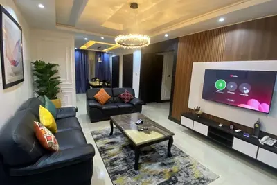 Image de Modern 3-Bedroom Apartment with Premium Amenities. Airport Nearby