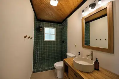 Image de Scandinavian Cabin on Sandy Lakefront [New Renovation]