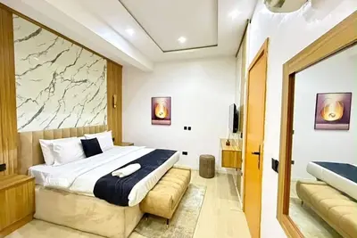 Image de Beautifully Styled 2 Bedroom Apartment in Salem Ikate. Qq