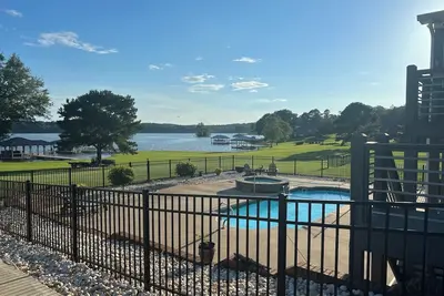 Image de Beautiful 4-bedroom lake house on Lake Logan Martin