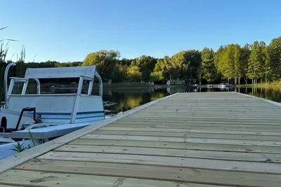 Image de Darlington Lake Hideaway- Single Level Waterfront Cottage