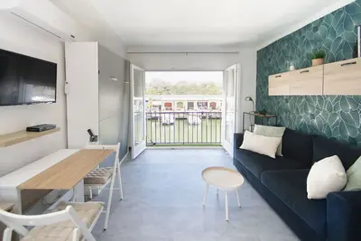 Image de Welcs Studio 398 Emp with a view of the canal