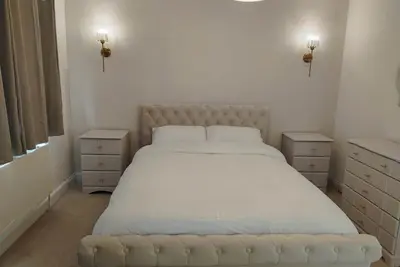 Image de Northampton 2-Bed House with Patio & Parking