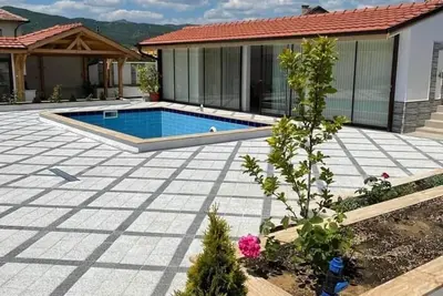 Image de Luxurious Villa with Stunning Views in Strumyani