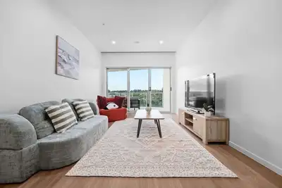 Image de Across from Train &Bus Station | Pool & Gym & View