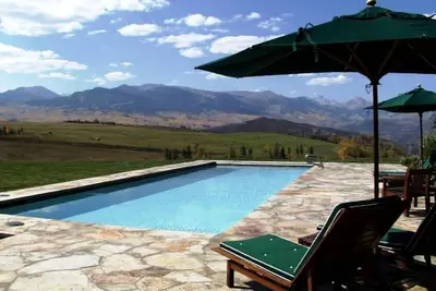 Image de Luxury Aspen Retreat | Pool, Hot Tubs & Private Gym