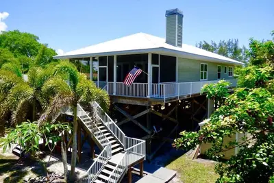 Image de Charming Island Retreat with Gulf Views & Private Dock Access near Little Gasparilla, Florida