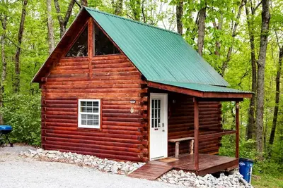 Image de Pet Friendly Log Cabin, Perfect for an Adventure in Kentucky's Lake Country