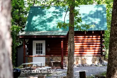 Image de Pet Friendly Log Cabin with Firepit near Green River Lake in Columbia, Kentucky
