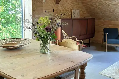 Image de Plongez dans l'idylle champêtre d'une ferme désaffectée