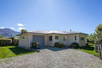 Image de Farrant Family Escape – Roomy Wanaka Retreat