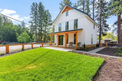 Spacious & Bright Montana Getaway - Hike, Fish, Ski!