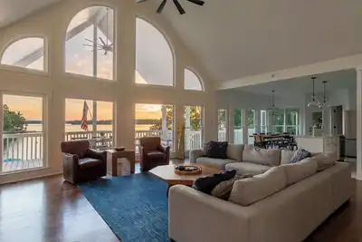 Image de Lake Lyfe Oconee - Game Room, Dock, Firepit