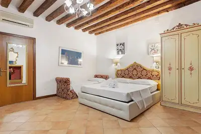 Image de Appartement « Venezia Baroque Charm » avec Wi-Fi et climatisation
