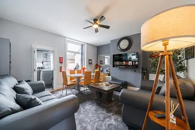 Image de 4-Bed Terrace Sleeps 6 · Free Parking · Walk to Turf Moor