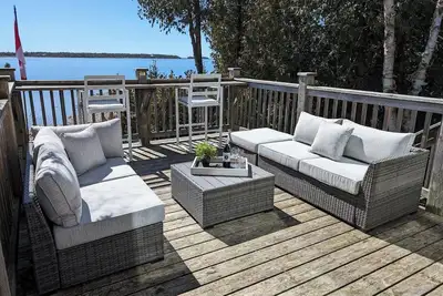 Image de Private Waterfront Cottage on Lake Huron near Tobermory, minutes to the Grotto!