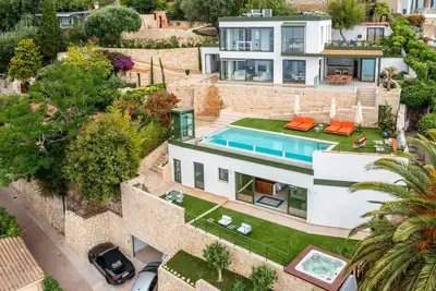 Image de Villa Luxe avec vue mer panoramique, piscine et accès à Monaco facile
