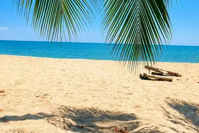 Image de Exclusive oceanfront family apartment