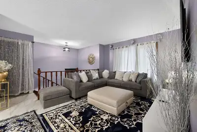 Image de Cozy Townhome Near Downtown & Target Field