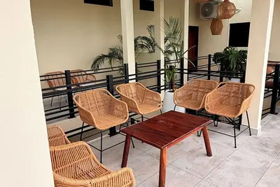 Image de Modern Boutique 2-Bedroom Apartment with Views of the Lake and Flores Island