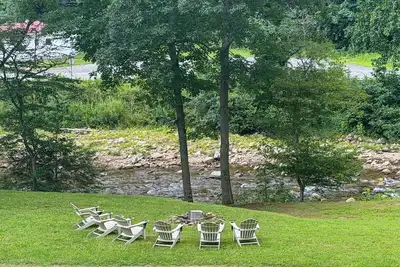 Image de Riverfront Home w/ Mtn Views, Near Blue Ridge Pkwy