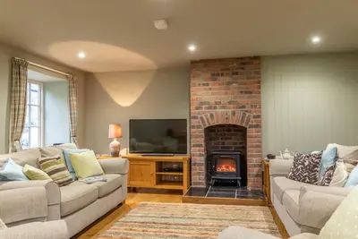 3 Bed in Axminster (oc-bloco)