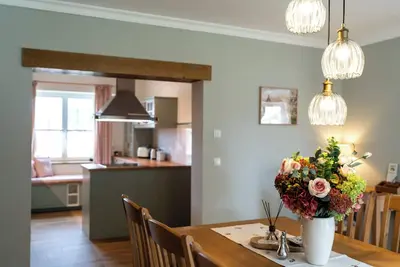 Image de English-style vacation home in Rechlin for 8 people with a fireplace in Rechlin Müritz