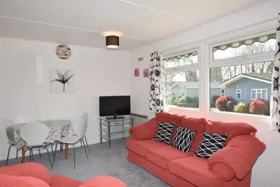 Image de 2 Bed in Holt (oc-weyhp)