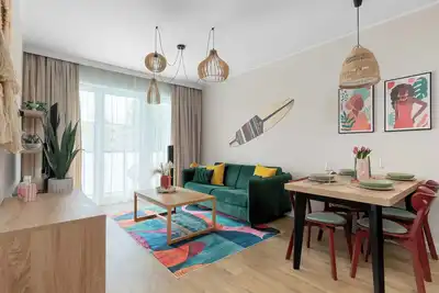 Comfortable Apartment with Parking | Close to the Beach | Workspace
