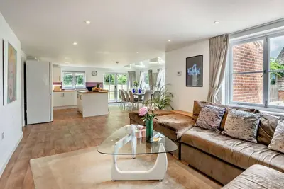 Image de 5 Bed in Norwich (oc-56103)