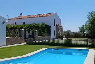 Image de Agrotourisme rural sur 200 ha de dehesa à La Panadera, maison rurale de catégorie supérieure