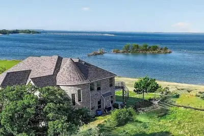 Image de Lake Front Home With Spectacular View of Lake Lewisville and Amazing Sunset
