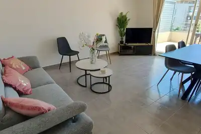 Image de Appartement refait à neuf avec piscine et terrasse