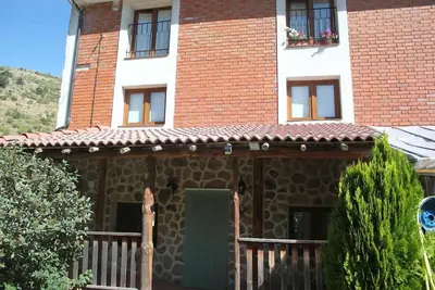 Image de Casa Rural « Las Tejeruelas » avec vue sur la montagne, piscine privée et Wi-Fi