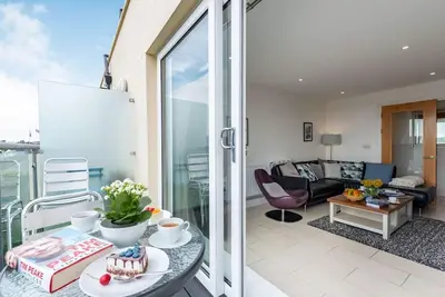 Image de 3 Bed in Tenby (oc-fb055)