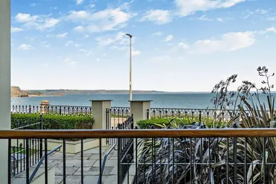 Image de 2 Bed in Tenby (oc-fb108)