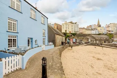 Image de 3 Bed in Tenby (oc-fb095)