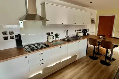 Image de 2 Bed in Tenby (oc-fb219)