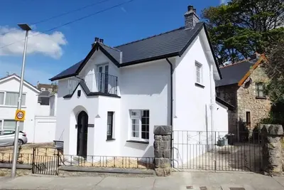 Image de 2 Bed in Tenby (oc-fb303)