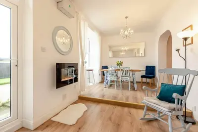 Image de 2 Bed in Tenby (oc-fb205)