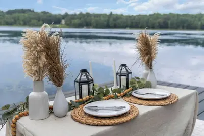 Image de Magical Lakefront Memories: Private Dock, Hot tub, and Magnificent Views