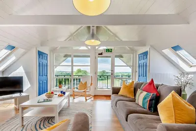 Image de 3 Bed in Tenby (oc-fb268)