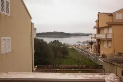 Image de Classic Two Bedroom Apartment with Balcony and Sea View