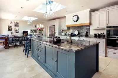 Image de 5 Bed in Lymington (oc-88733)