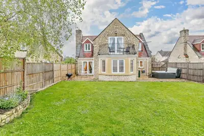Image de 5 Bed in Glastonbury (oc-91657)